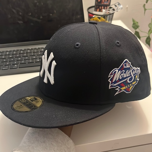Lids Accessories New York Yankees Mlb Fitted Cap Size 7 58 Poshmark